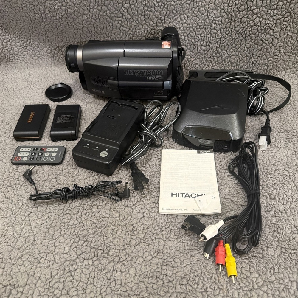 Hitachi UltraVision VM-H825LA Hi8 8mm Camcorder Remote Powers On Untested Kit